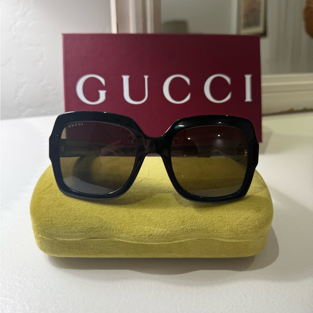 New Gucci Black Square Sunglasses